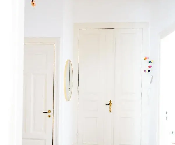 Appartement Grosszuegige Altbauwohnung In Bestlage *