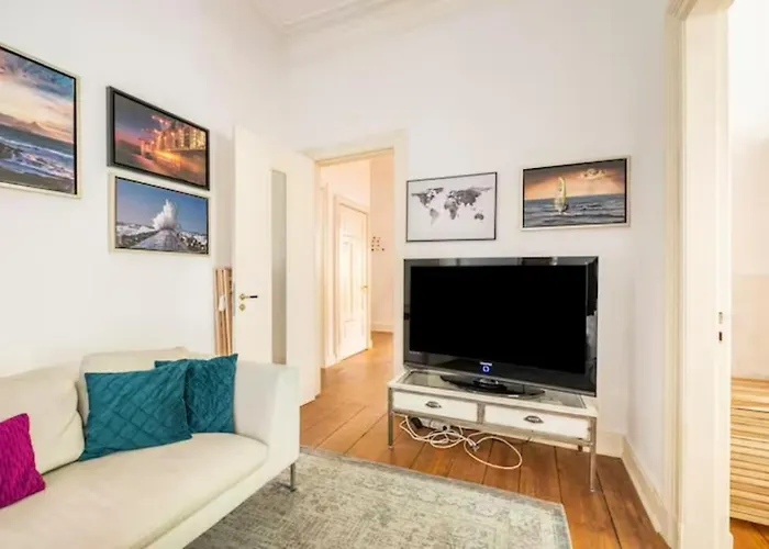 Grosszuegige Altbauwohnung In Bestlage Appartement