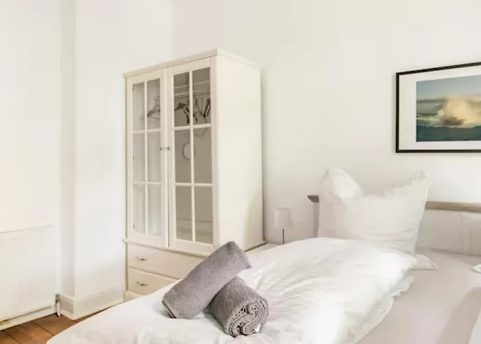 Grosszuegige Altbauwohnung In Bestlage Appartement