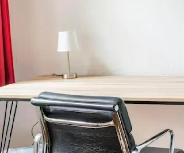 Grosszuegige Altbauwohnung In Bestlage Appartement *
