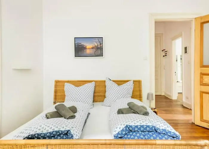 Grosszuegige Altbauwohnung In Bestlage