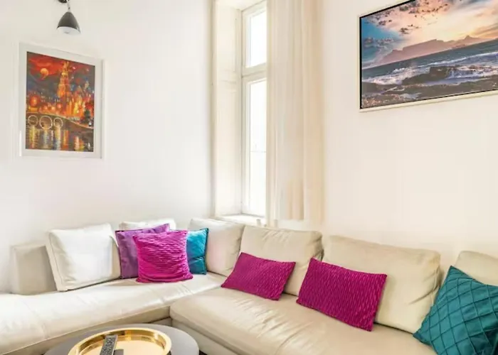 Grosszuegige Altbauwohnung In Bestlage
